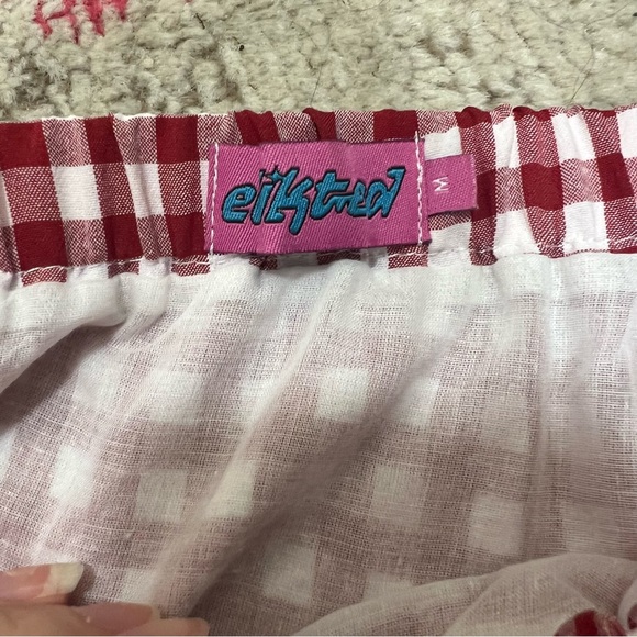 Editked skirt w slit - Picture 3 of 3